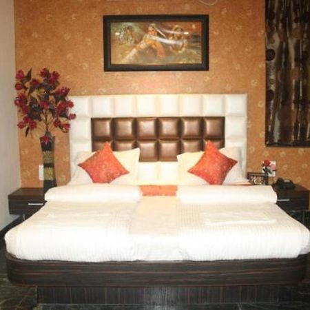 Hotel Pink Pearl Raigarh Kültér fotó