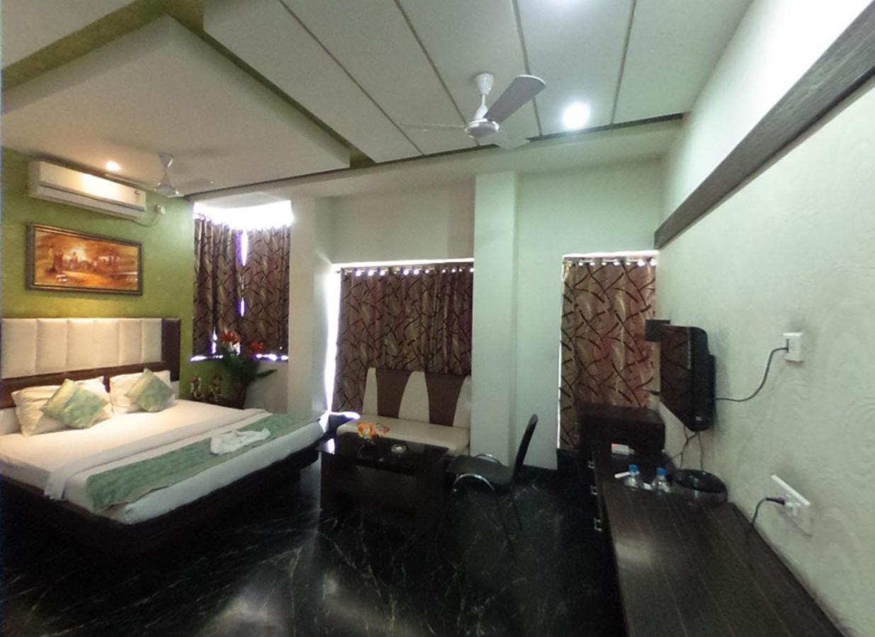 Hotel Pink Pearl Raigarh Kültér fotó