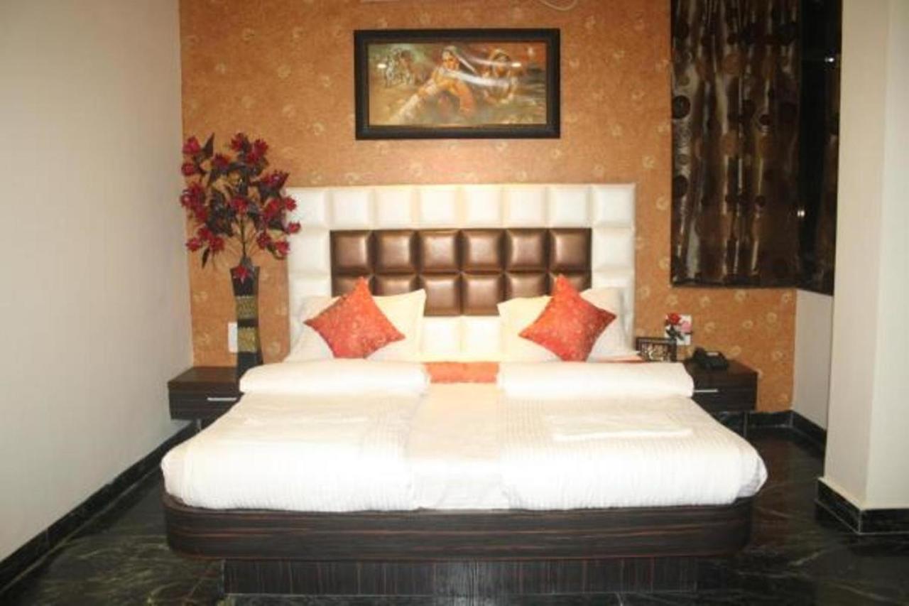 Hotel Pink Pearl Raigarh Kültér fotó