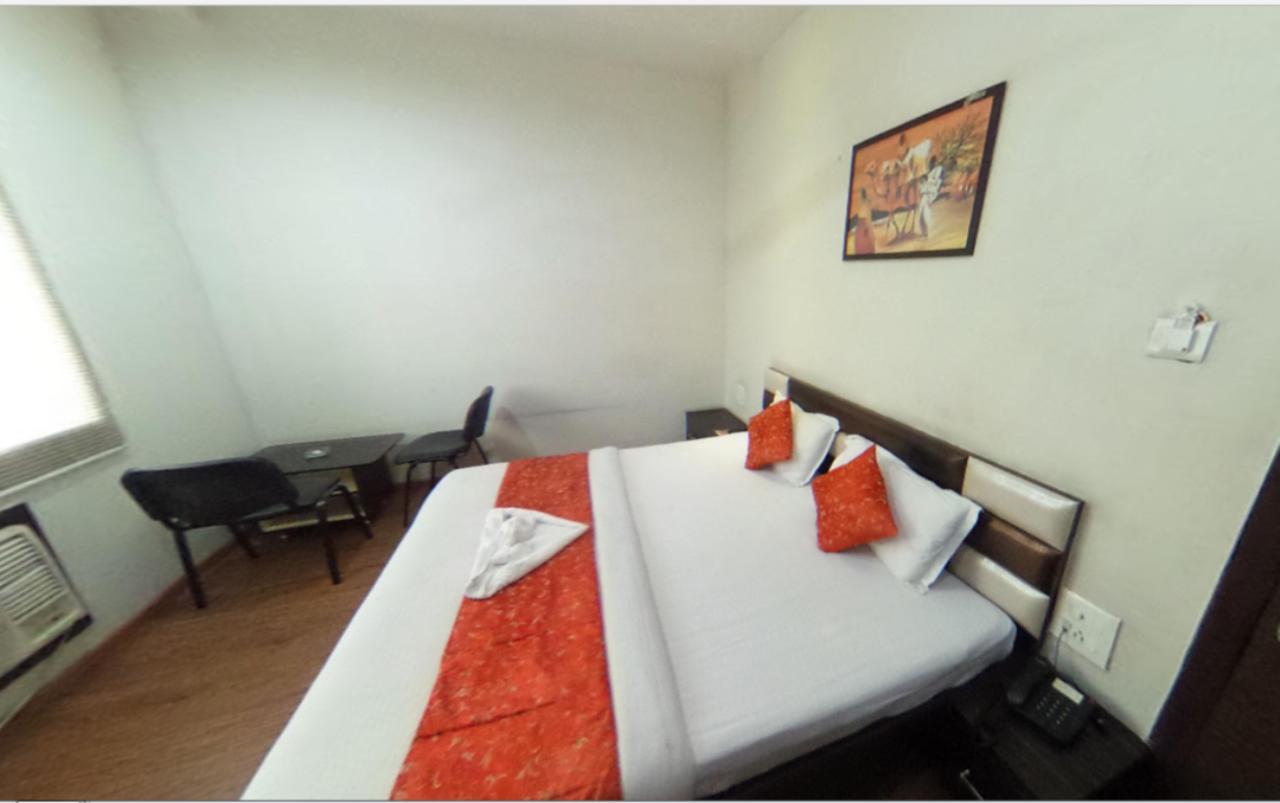 Hotel Pink Pearl Raigarh Kültér fotó